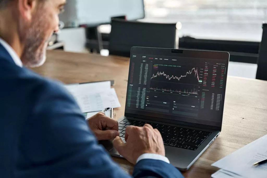Broker Risk Management: Tips for Brokerage Business | XCritical