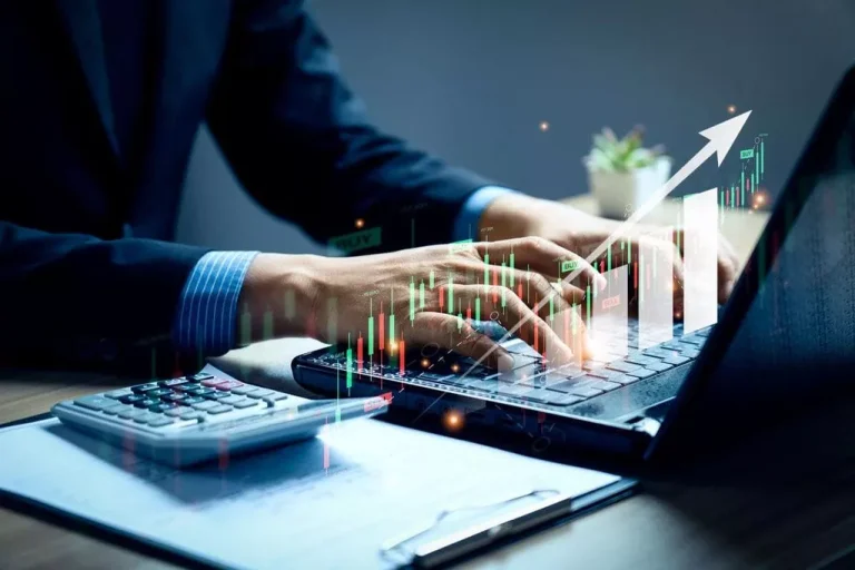 What are the 4 types of forex traders