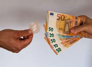 What is Fiat-to-Crypto Exchange: Crypto-Fiat Conversion